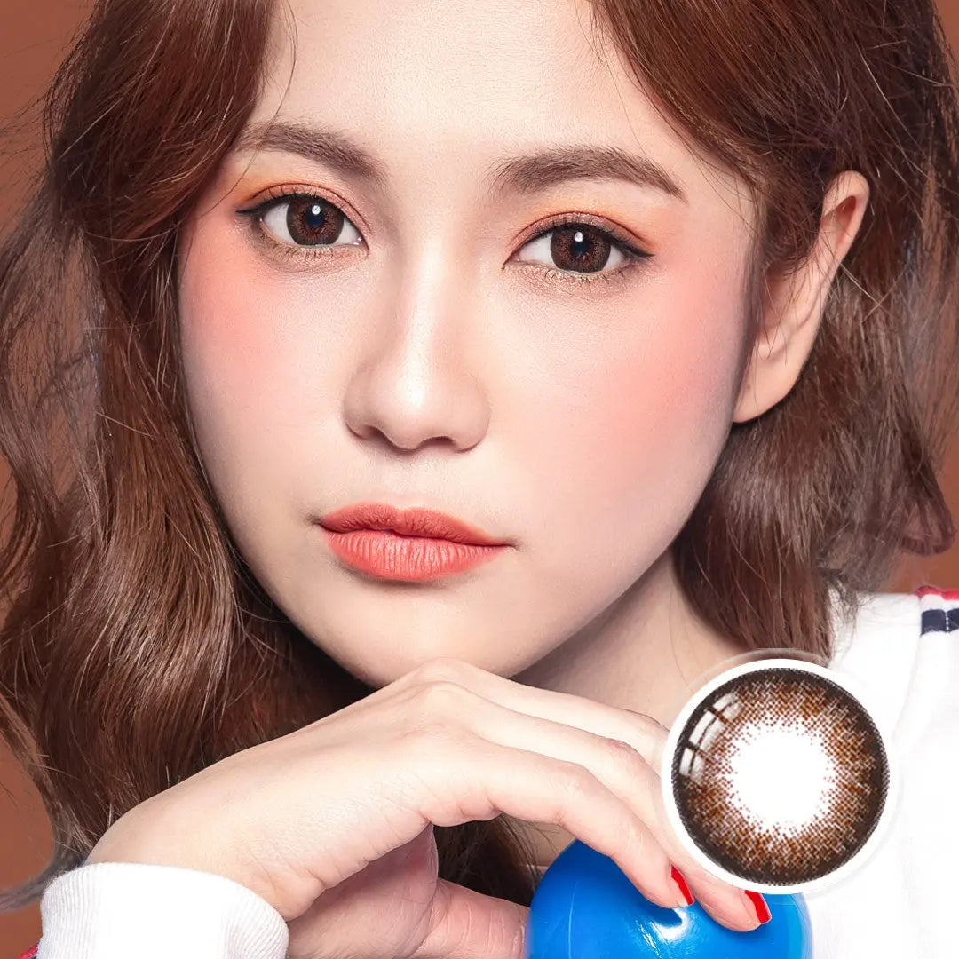 Model wearing Neo Dali Extra Brown contact lenses, showcasing soft brown hues for a natural and enlarged eye look.